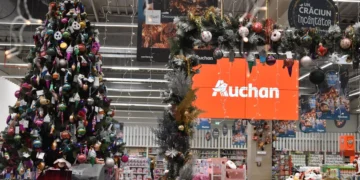Târgul de Crăciun la Auchan – prețuri mici și 4 super colecții de decorațiuni pentru bradul de Crăciun